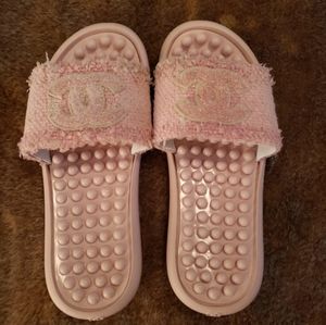 Chanel CC interlocking slides beach